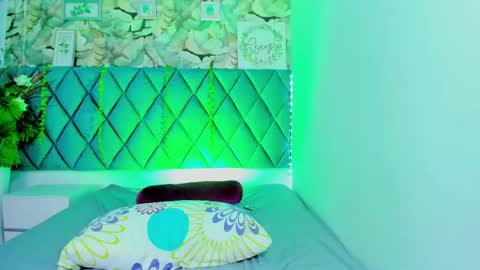 Snapshot of alexiiabrown chatting on 05-08-26, 02:44 Alexia Brown online show from 05-08-26, 02:44