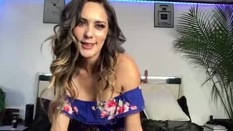 Snapshot of alexisamorlovely chatting on 09-13-25, 07:08 Alexis Amor online show from 09-13-25, 07:08