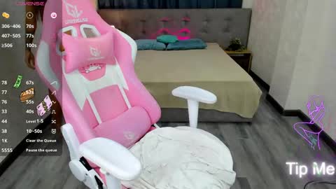 Alexis   Mon Tue Wed Thu Fri 7 GMT 0100am-0700am  online show from 03-07-25, 10:21