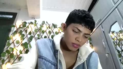 Snapshot of alexsexy1405 chatting on 12-18-25, 11:00 alexsexy1405 online show from 12-18-25, 11:00