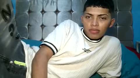 alexsexy1405 online show from 05-08-26, 09:20