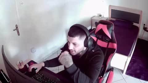 Snapshot of alexthepro00 chatting on 01-15-26, 11:15 alexthepro00 online show from 01-15-26, 11:15