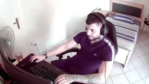 Snapshot of alexthepro00 chatting on 06-21-26, 01:35 alexthepro00 online show from 06-21-26, 01:35