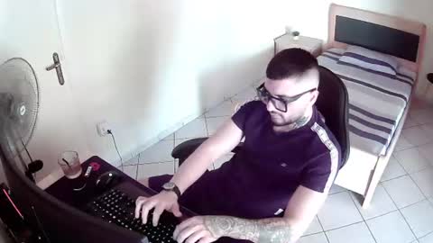 Snapshot of alexthepro00 chatting on 07-17-26, 01:29 alexthepro00 online show from 07-17-26, 01:29