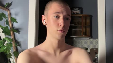 Snapshot of alexwos chatting on 12-10-24, 07:54 Alex online show from 12-10-24, 07:54