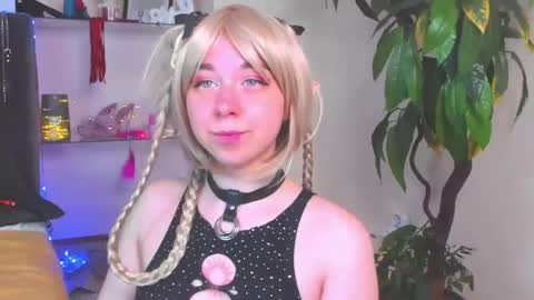 Snapshot of alexxisskyy chatting on 05-06-26, 06:19 Alexsy online show from 05-06-26, 06:19
