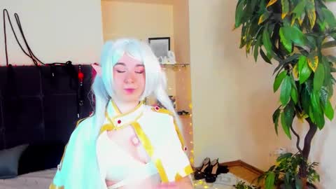 Snapshot of alexxisskyy chatting on 05-17-26, 05:27 Alexsy online show from 05-17-26, 05:27