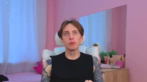 Snapshot of alexxone_ chatting on 09-11-25, 11:32 Alex online show from 09-11-25, 11:32