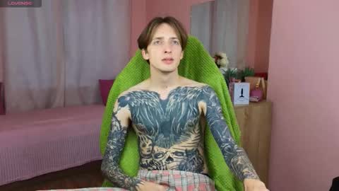 Snapshot of alexxone_ chatting on 09-13-25, 12:38 Alex online show from 09-13-25, 12:38