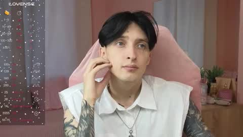 Snapshot of alexxone_ chatting on 09-16-25, 12:17 Alex online show from 09-16-25, 12:17