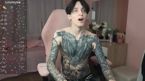 Snapshot of alexxone_ chatting on 09-22-25, 02:41 Alex online show from 09-22-25, 02:41