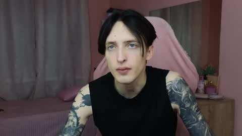 Snapshot of alexxone_ chatting on 10-25-25, 12:34 Alex online show from 10-25-25, 12:34