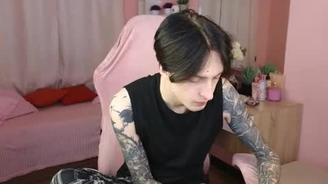 Snapshot of alexxone_ chatting on 11-10-25, 12:04 Alex online show from 11-10-25, 12:04