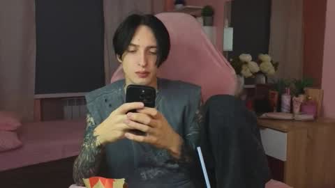 Snapshot of alexxone_ chatting on 11-20-25, 12:16 Alex online show from 11-20-25, 12:16