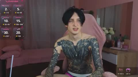 Snapshot of alexxone_ chatting on 11-27-25, 12:18 Alex online show from 11-27-25, 12:18