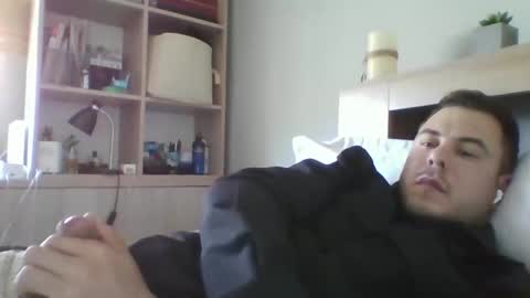 Snapshot of alexxro20 chatting on 04-16-26, 12:17 alexxro20 online show from 04-16-26, 12:17