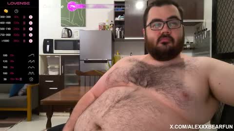 Snapshot of alexxxbear chatting on 10-01-25, 05:52 alexxxbear online show from 10-01-25, 05:52