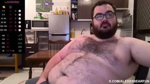Snapshot of alexxxbear chatting on 10-12-25, 10:09 alexxxbear online show from 10-12-25, 10:09