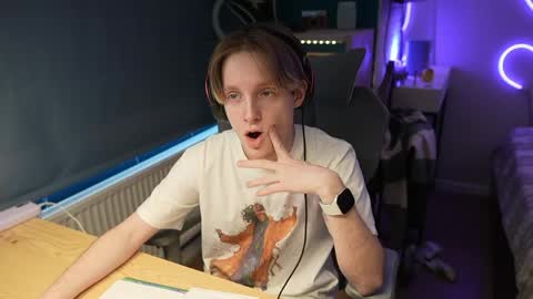 Alexycutie online show from 04-29-26, 11:58
