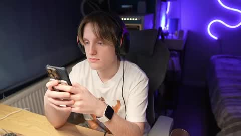 Alexycutie online show from 04-30-26, 09:41
