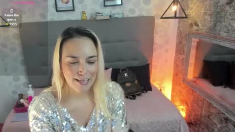 Snapshot of alezzafox__ chatting on 10-10-25, 05:17 alezzafox__ online show from 10-10-25, 05:17