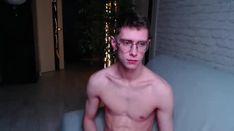 Alfie online show from 10-22-25, 04:40