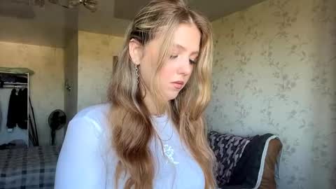Snapshot of alfrediamalcom chatting on 09-17-25, 07:32 Maria online show from 09-17-25, 07:32