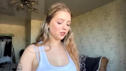 Snapshot of alfrediamalcom chatting on 09-18-25, 07:32 Maria online show from 09-18-25, 07:32