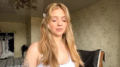 Snapshot of alfrediamalcom chatting on 09-23-25, 07:44 Maria online show from 09-23-25, 07:44