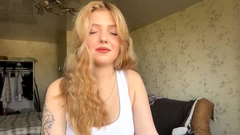 Snapshot of alfrediamalcom chatting on 09-24-25, 07:44 Maria online show from 09-24-25, 07:44