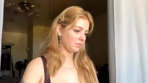 Snapshot of alfrediamalcom chatting on 10-07-25, 07:16 Maria online show from 10-07-25, 07:16