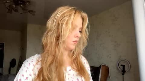 Snapshot of alfrediamalcom chatting on 10-13-25, 07:08 Maria online show from 10-13-25, 07:08