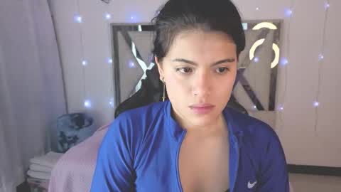 Carolina Join The Fan Club  online show from 11-26-25, 02:01