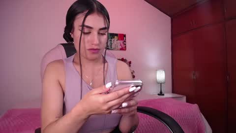 Snapshot of alheli_16 chatting on 02-24-25, 11:10 Alheli online show from 02-24-25, 11:10