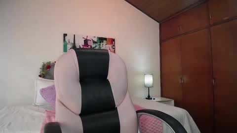 Snapshot of alheli_16 chatting on 02-27-25, 12:13 Alheli online show from 02-27-25, 12:13