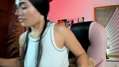 Snapshot of alheli_16 chatting on 10-12-25, 02:16 Alheli online show from 10-12-25, 02:16