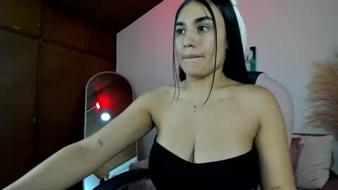 Snapshot of alheli_16 chatting on 11-15-25, 12:23 Alheli online show from 11-15-25, 12:23