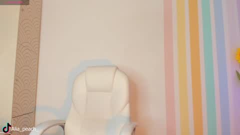 Snapshot of alia_peach_ chatting on 12-14-24, 04:34 Alia online show from 12-14-24, 04:34