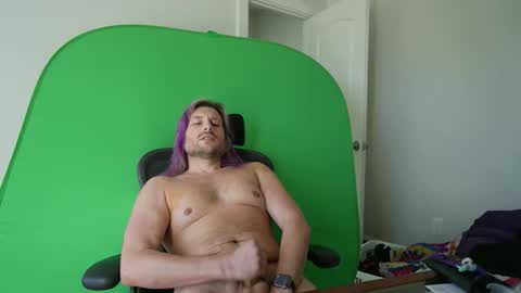 Snapshot of alibastersword chatting on 04-09-26, 01:16 Luke online show from 04-09-26, 01:16