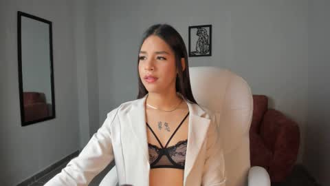 Snapshot of alice23jones chatting on 02-12-25, 02:32 Alice online show from 02-12-25, 02:32