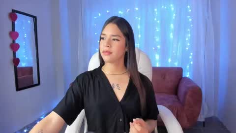 Snapshot of alice23jones chatting on 02-25-25, 02:44 Alice online show from 02-25-25, 02:44