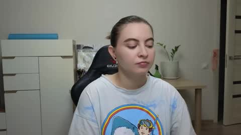 Alice online show from 03-22-26, 04:21