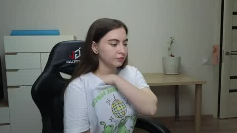 Alice online show from 04-29-26, 04:22