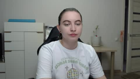 Alice online show from 05-10-26, 04:34