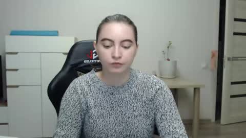 Alice online show from 05-28-26, 04:15