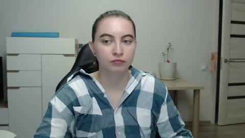 Alice online show from 06-04-26, 02:01