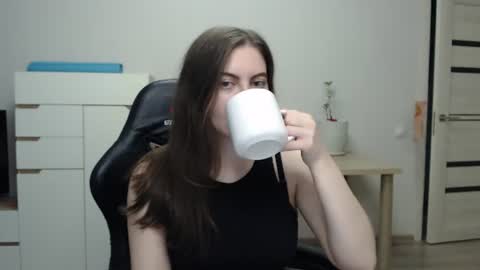 Alice online show from 07-18-26, 04:44