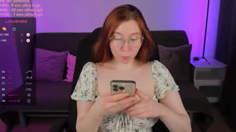Snapshot of alice__still chatting on 09-27-25, 03:06 Alice Next Stream on Monday  online show from 09-27-25, 03:06