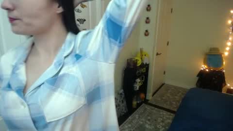 Snapshot of alice_asks chatting on 04-11-26, 05:56 Alice Asks online show from 04-11-26, 05:56