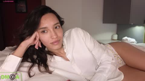 Snapshot of alice_bane chatting on 01-04-25, 09:52 A R Y A  T I A online show from 01-04-25, 09:52